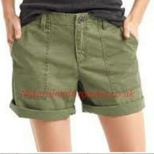 Old navy boyfriend olive green utility pocket rolled hem shorts